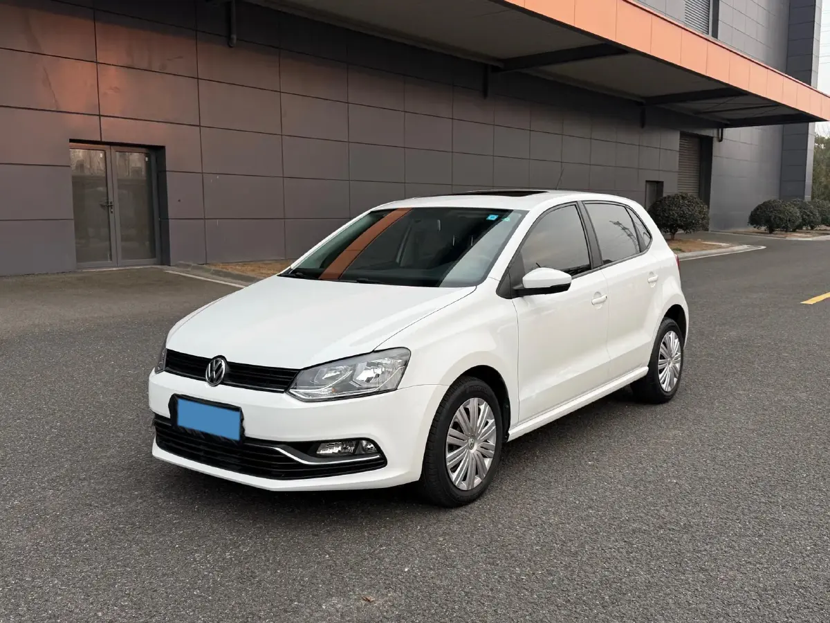2016 Volkswagen Polo 1.6L 110HP L4 6AT
