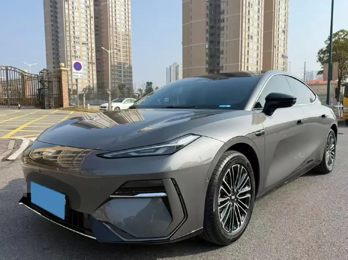 2025 BYD QinL 1.5L 101HP L4 E-CVT PHEV