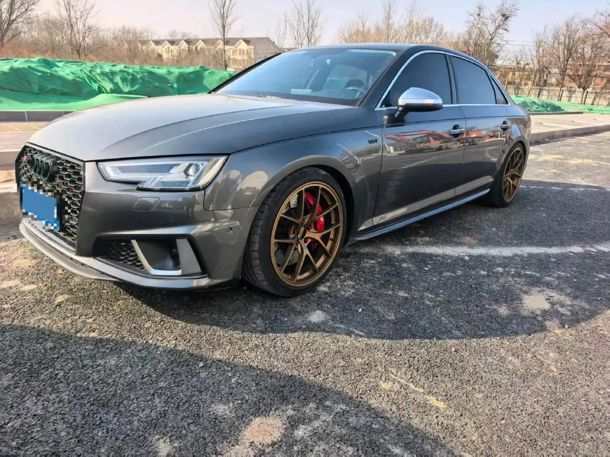 2019 Audi A4L 2.0T 190HP L4 7DCT