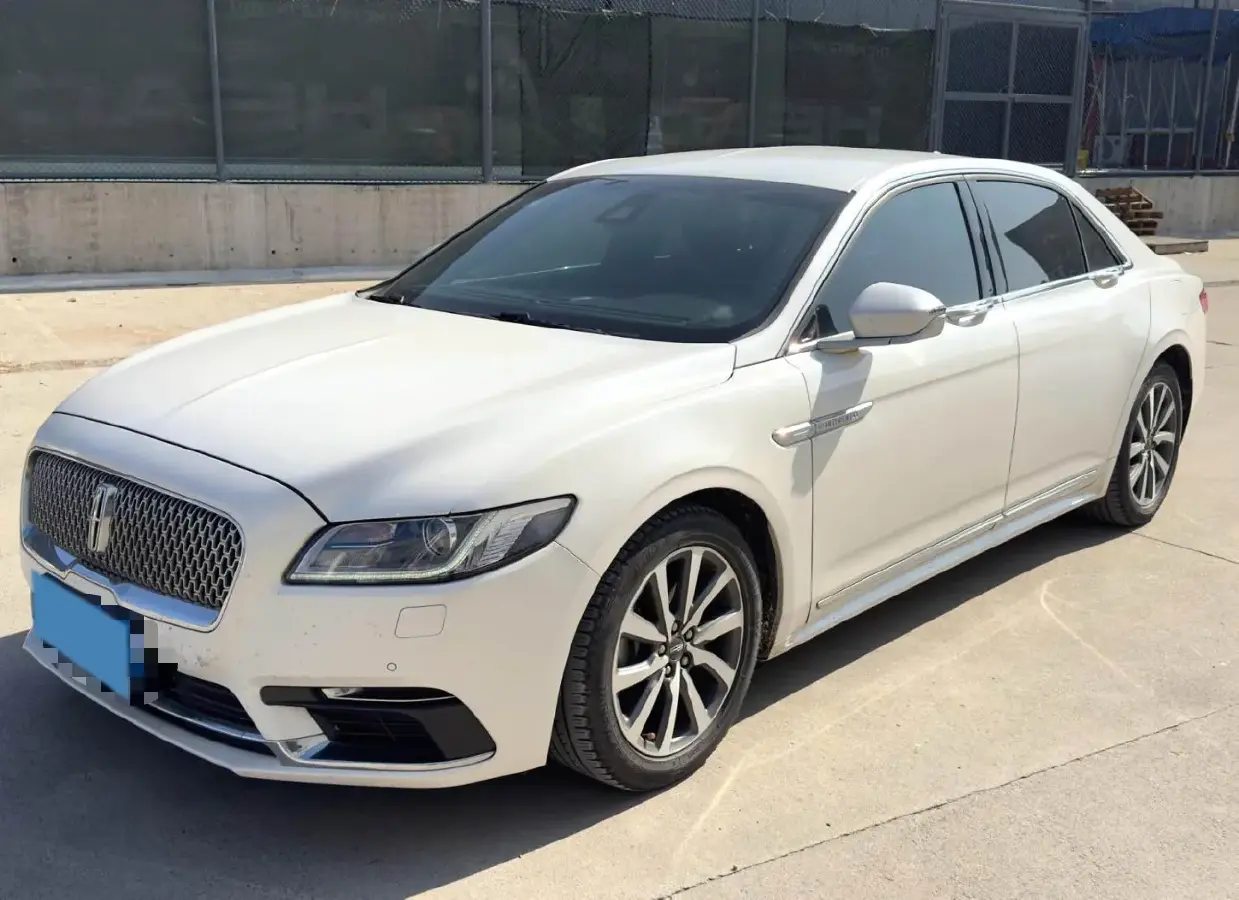 2018 Lincoln Continental 2.0T 261HP L4 6AT