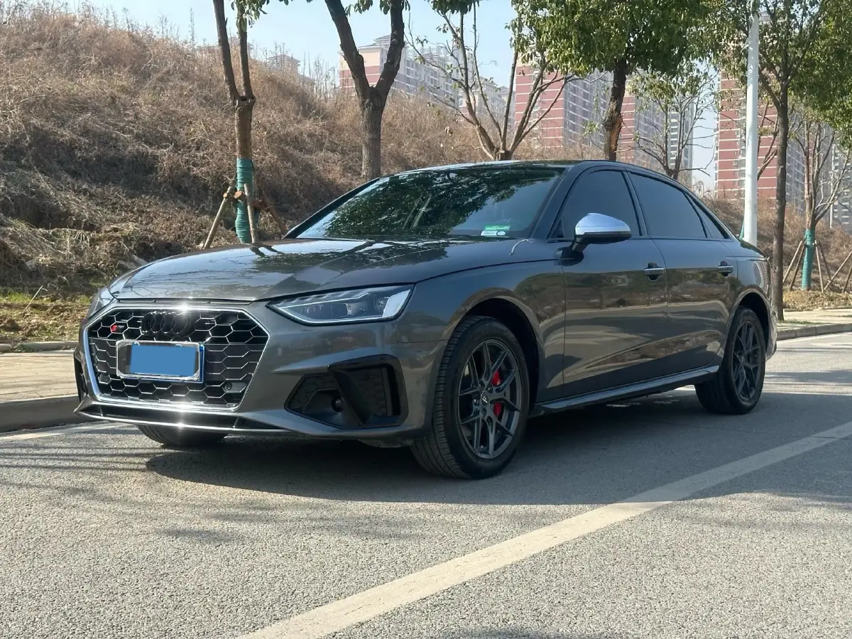2022 Audi A4L 2.0T 150HP L4 7DCT