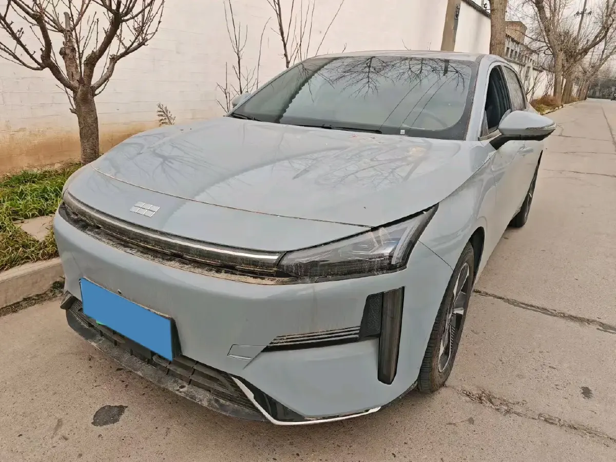 2024 Geely Galaxy L6 1.5T 163HP L4 3DHT PHEV