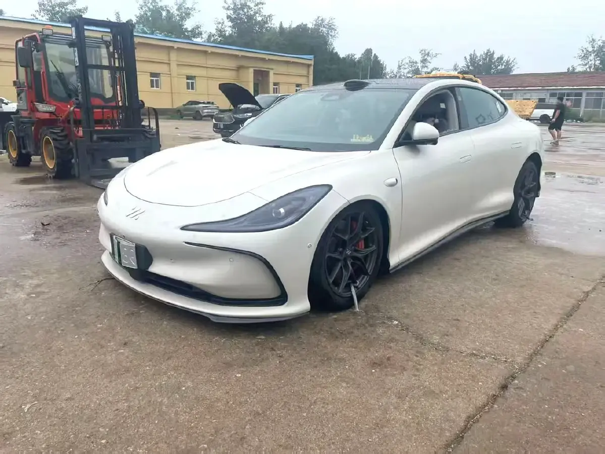 2024 IM L6 BEV 83KWH