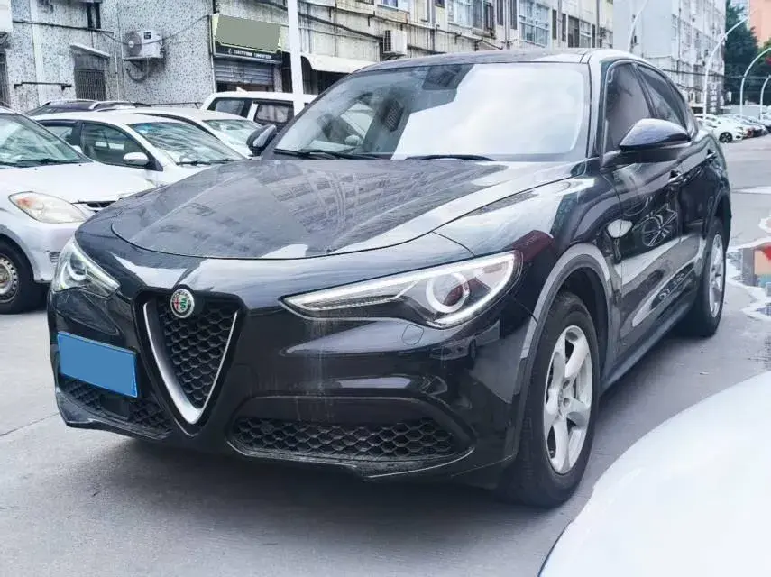 2017 Jaguar XE 2.0T 240HP L4 8AT