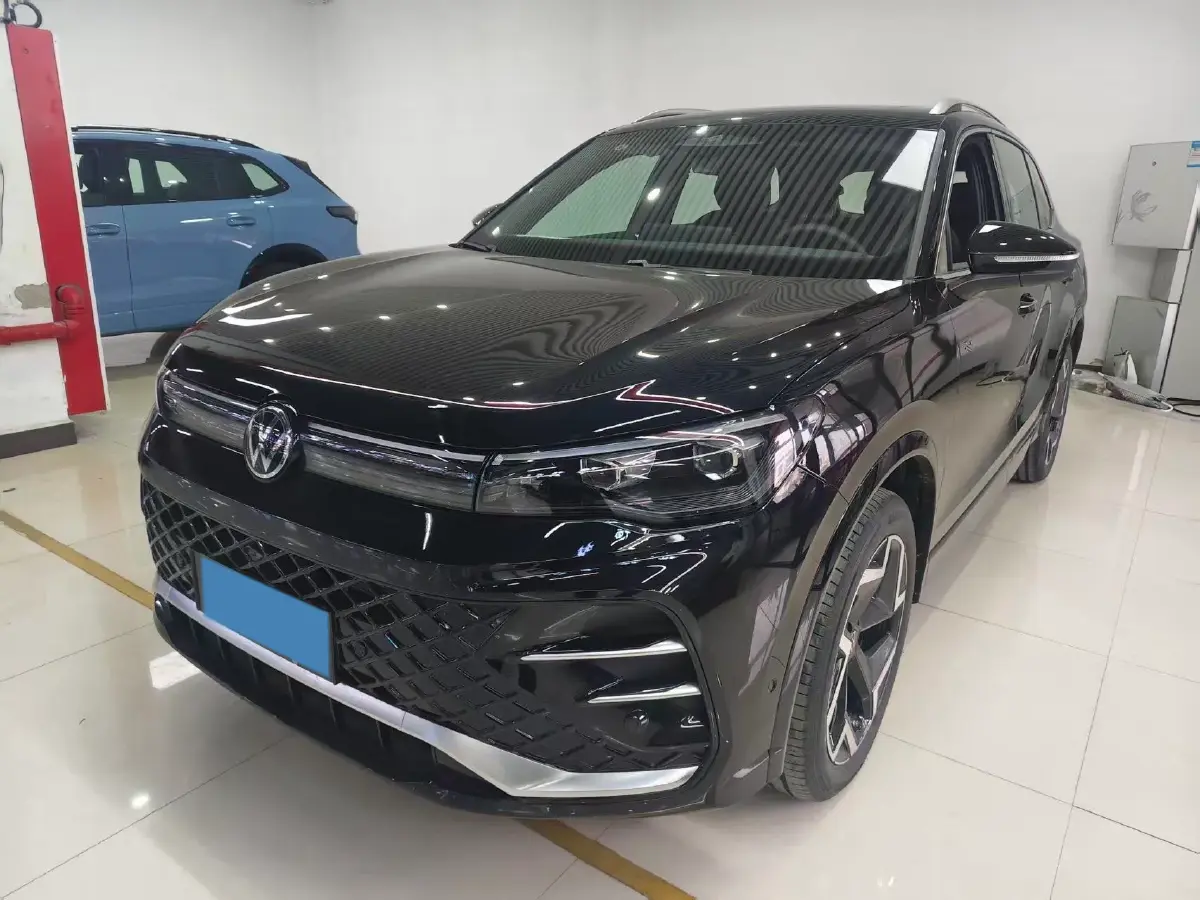 2026 Volkswagen Tiguan L 2.0T 220HP L4 7DCT