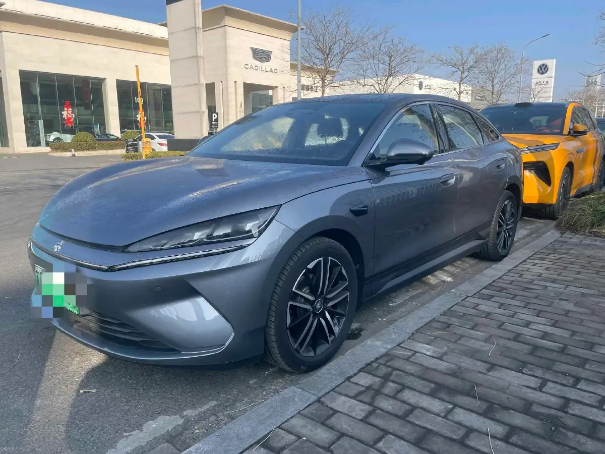 2025 BYD QinL BEV