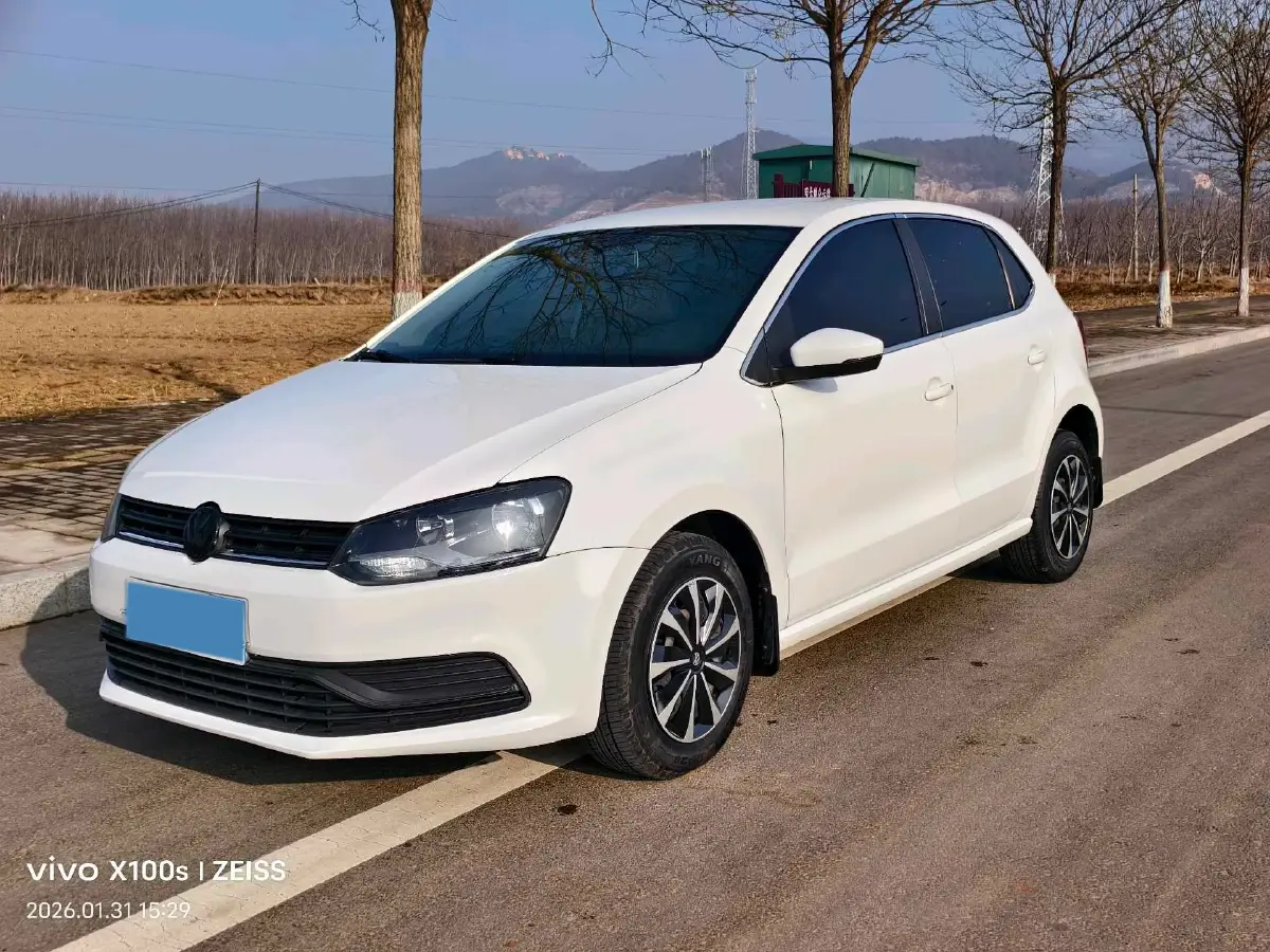 2016 Volkswagen Polo 1.4L 90HP L4 6AT