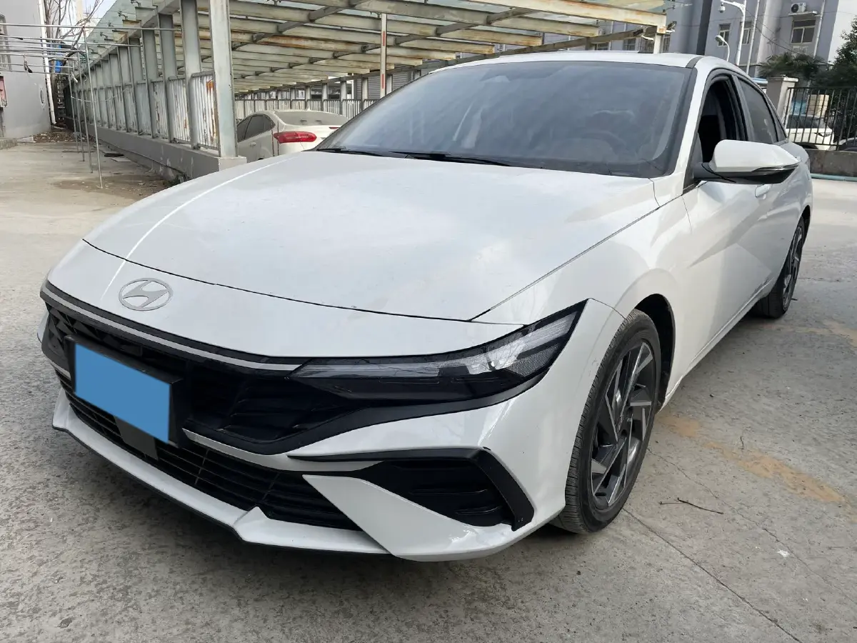 2023 Hyundai Elantra 1.5L 115HP L4 CVT