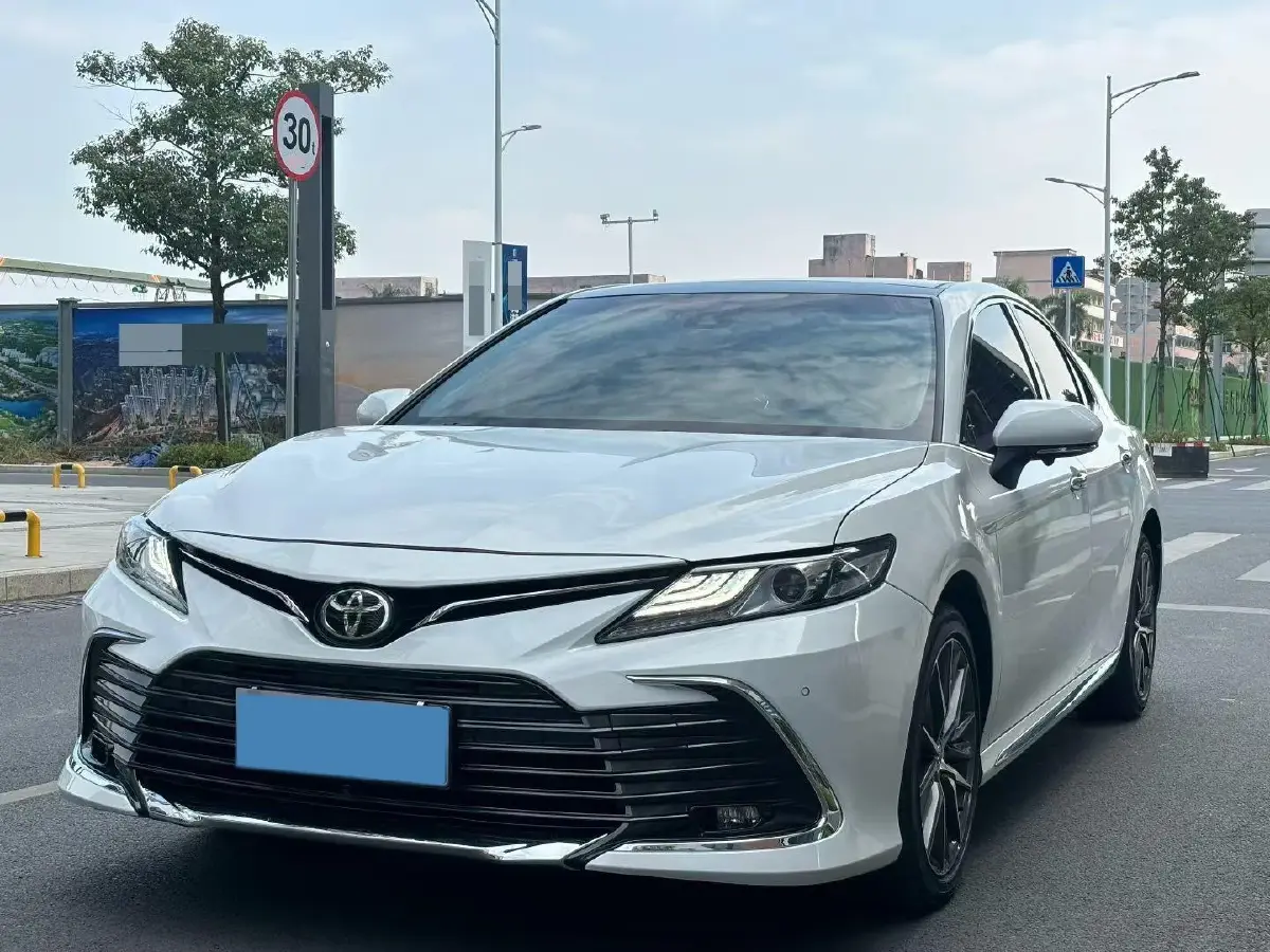 2023 Toyota Camry 2.5L 207HP L4 8AT
