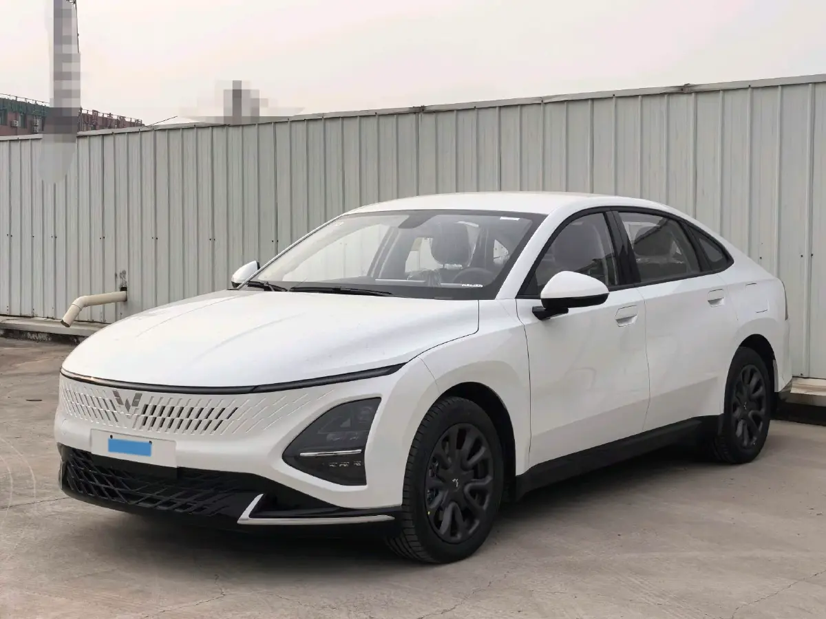 2025 WuLing XingGuang 1.5L 106HP L4 E-CVT PHEV