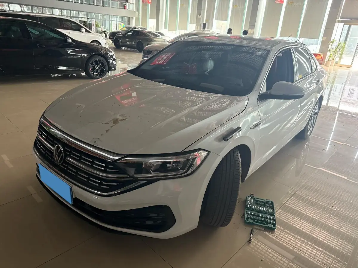 2023 Volkswagen Sagitar 1.5T 160HP L4 7DCT