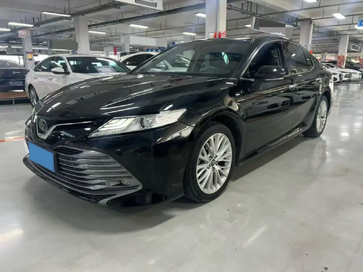 2019 Toyota Camry 2.5L 209HP L4 8AT