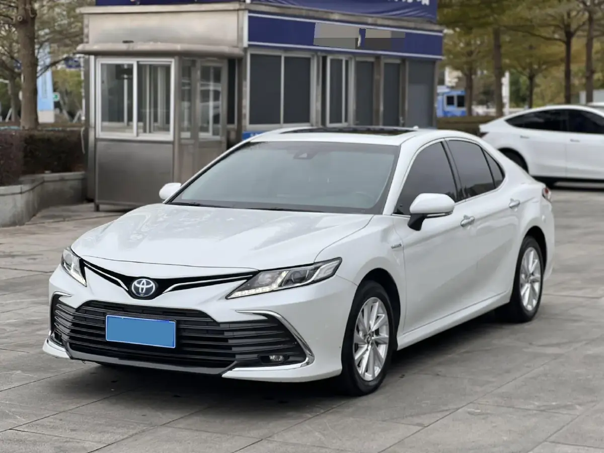 2023 Toyota Camry 2.5L 178HP L4 E-CVT Hybrid