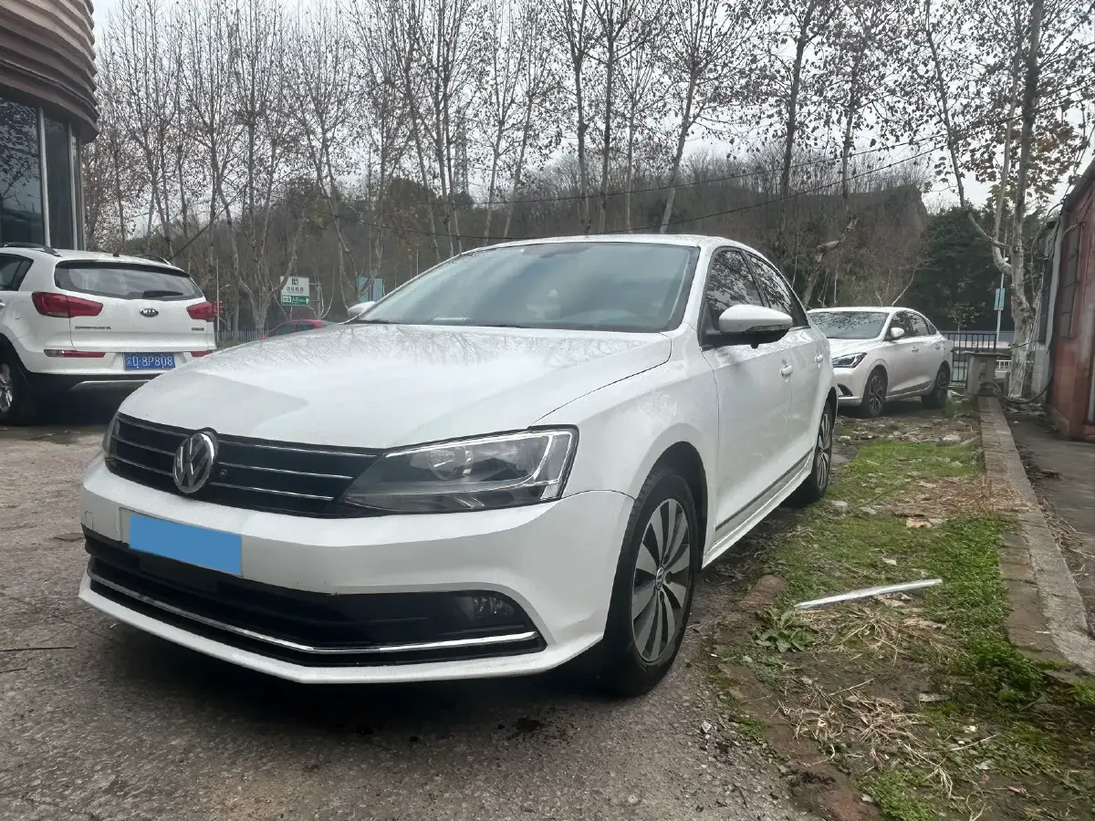 2018 Volkswagen Sagitar 1.2T 110HP L4 7DCT