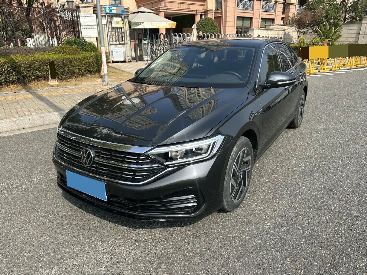2023 Volkswagen Sagitar 1.5T 160HP L4 7DCT
