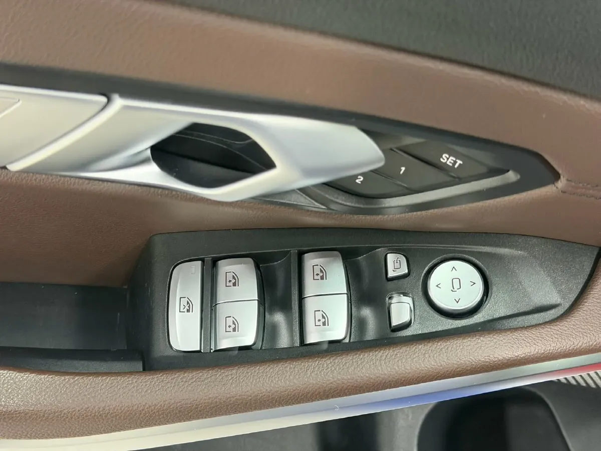 2022 BMW 3 Series 2.0T 156HP L4 8AT,autocango,china used car exporter,china ev exporter,chinese used car exporter,chinese used ev exporter