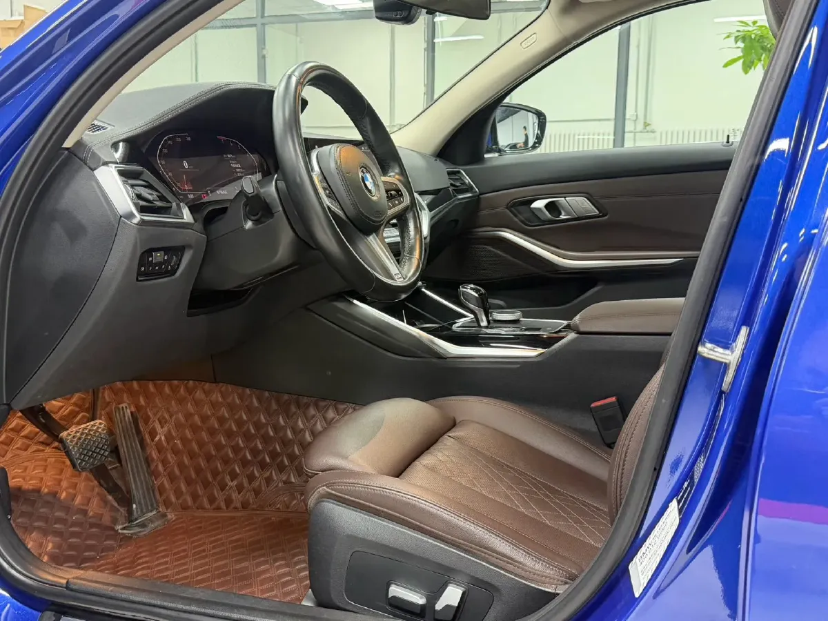 2022 BMW 3 Series 2.0T 156HP L4 8AT,autocango,china used car exporter,china ev exporter,chinese used car exporter,chinese used ev exporter