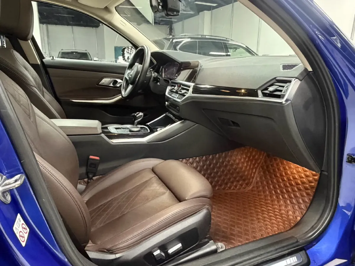 2022 BMW 3 Series 2.0T 156HP L4 8AT,autocango,china used car exporter,china ev exporter,chinese used car exporter,chinese used ev exporter