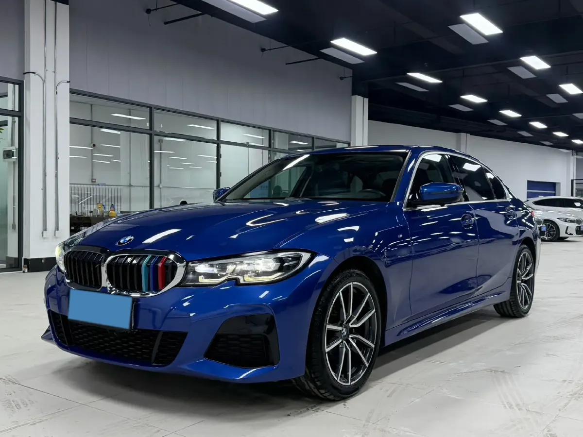 2022 BMW 3 Series 2.0T 156HP L4 8AT,autocango,china used car exporter,china ev exporter,chinese used car exporter,chinese used ev exporter