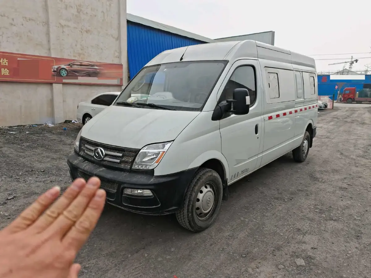 2021 MAXUS XinTu V80 2.0T 139HP L4 6MT