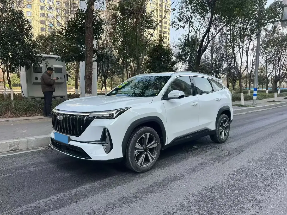 2025 Geely StarRay 1.5T 181HP L4 7DCT