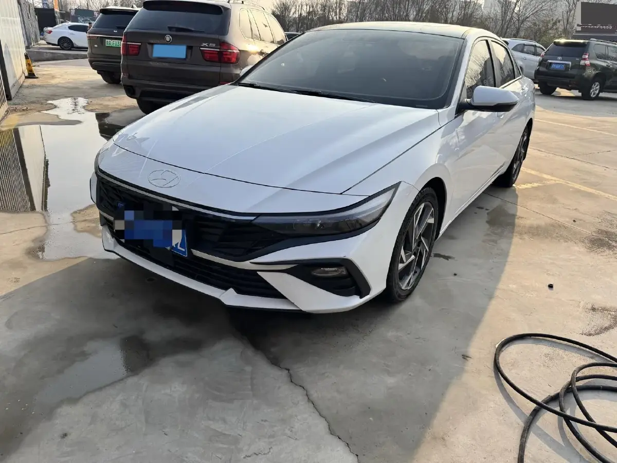 2023 Hyundai Elantra 1.5L 115HP L4 CVT