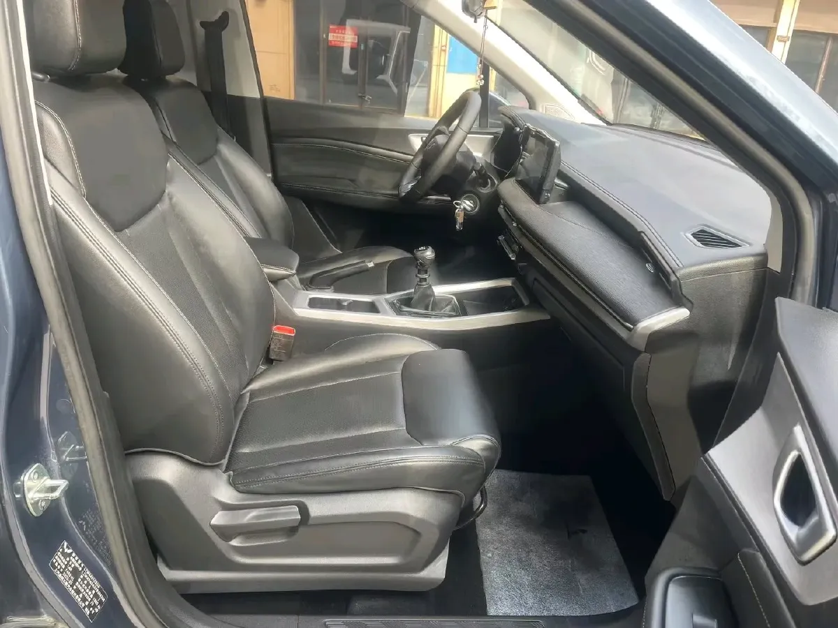 2022 WuLing ZhengChen 2.0L 136HP L4 6MT,autocango,china used car exporter,china ev exporter,chinese used car exporter,chinese used ev exporter