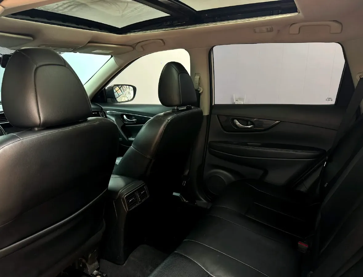 2020 Nissan X-Trail 2.0L 154HP L4 CVT,autocango,china used car exporter,china ev exporter,chinese used car exporter,chinese used ev exporter