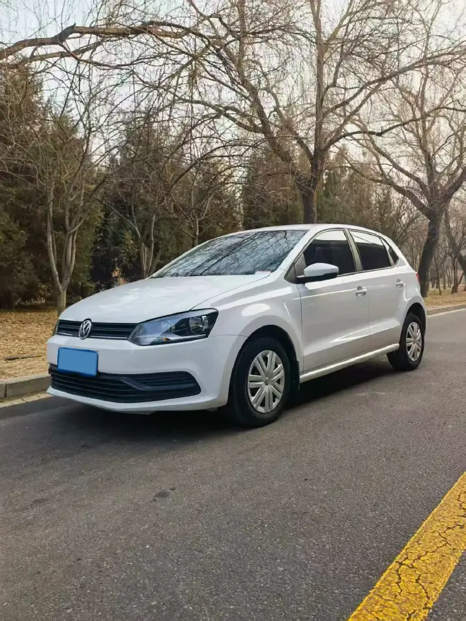 2016 Volkswagen Polo 1.4L 90HP L4 6AT