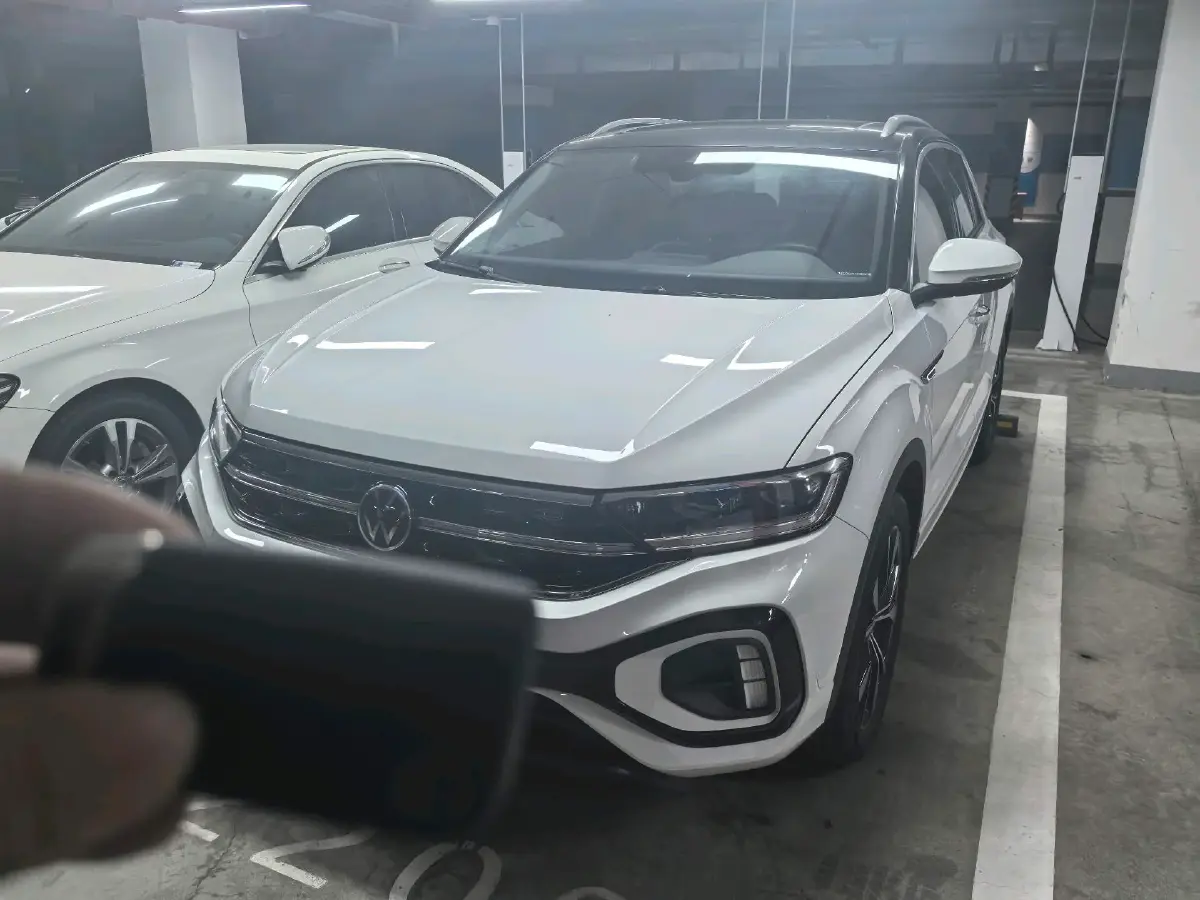 2023 Volkswagen T-Roc 1.5T 160HP L4 7DCT