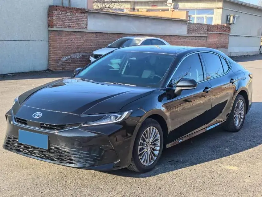 2024 Toyota Camry 2.0L 152HP L4 E-CVT Hybrid