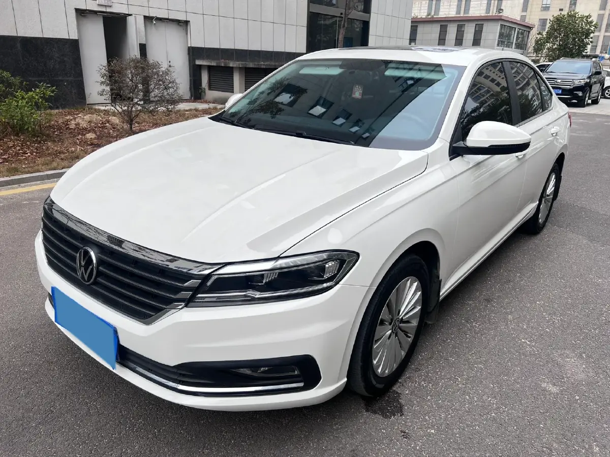 2019 Volkswagen Sagitar 1.2T 116HP L4 7DCT