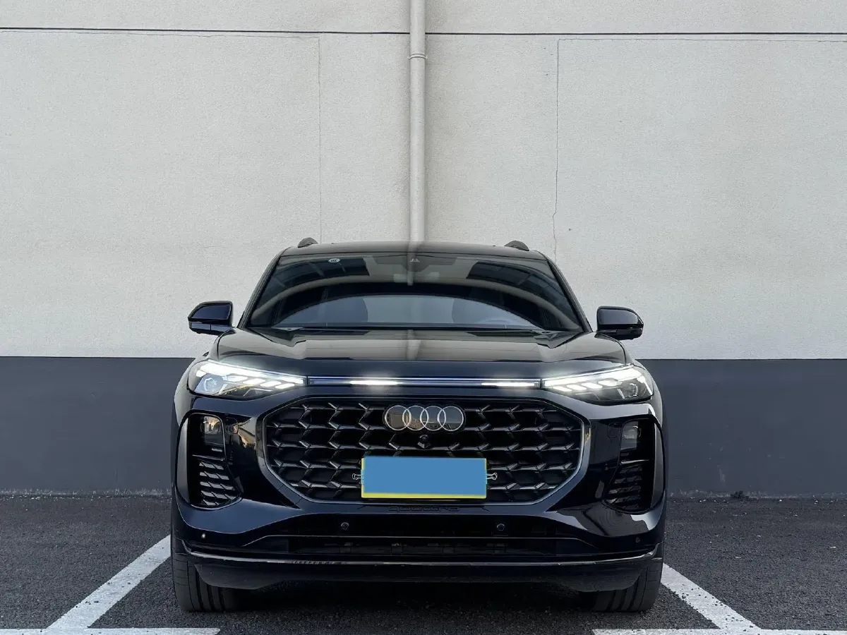 2024 Audi Q6 2.0T 265HP L4 7DCT,autocango,china used car exporter,china ev exporter,chinese used car exporter,chinese used ev exporter