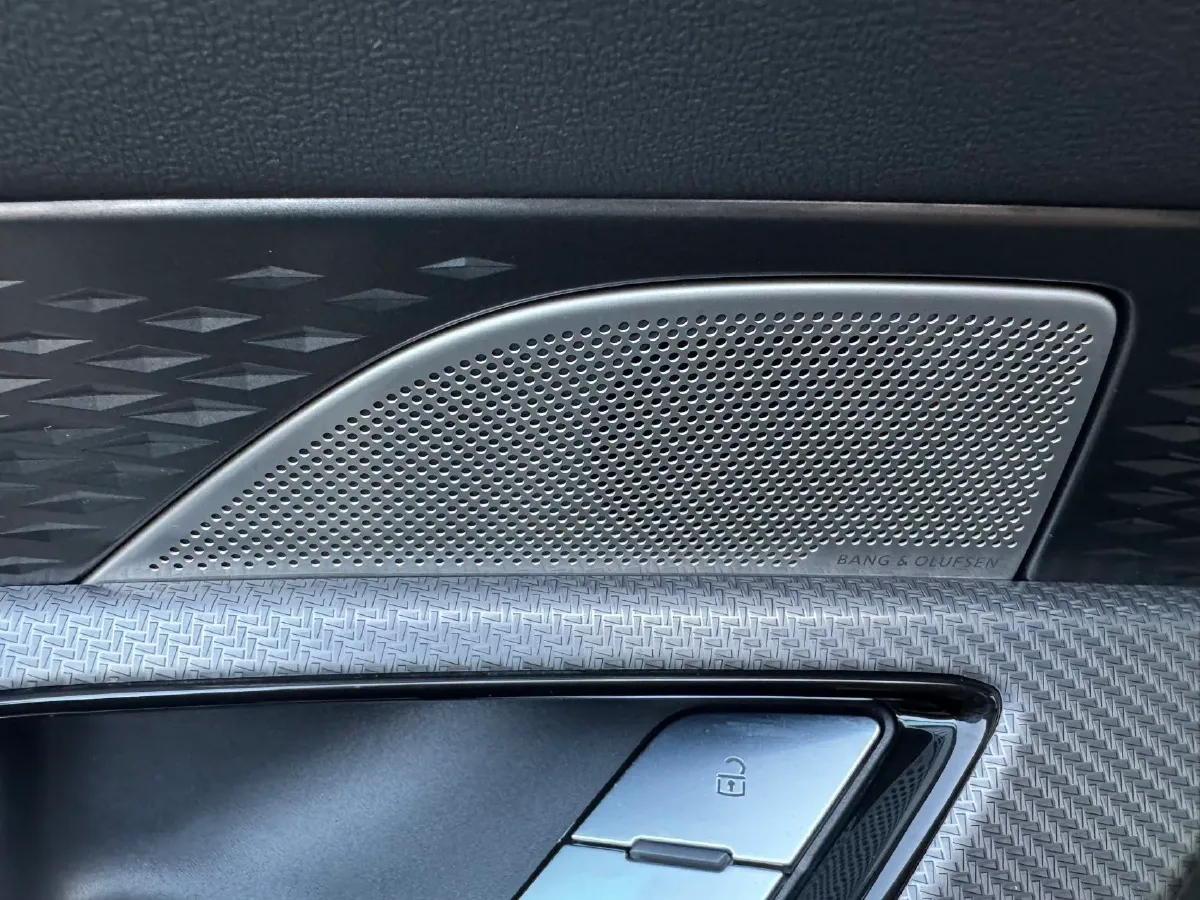 2024 Audi Q6 2.0T 265HP L4 7DCT,autocango,china used car exporter,china ev exporter,chinese used car exporter,chinese used ev exporter