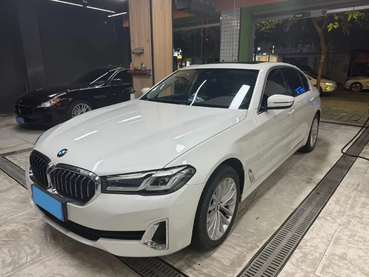 2021 BMW 5 Series 2.0T 184HP L4 8AT