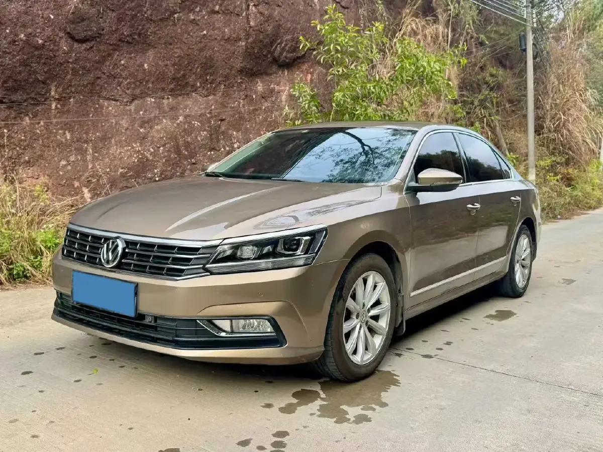 2017 Volkswagen Passat 1.8T 180HP L4 7DCT