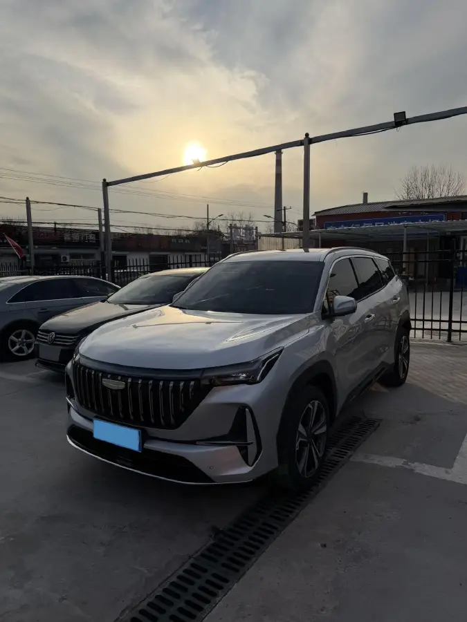 2025 Geely StarRay 1.5T 181HP L4 7DCT