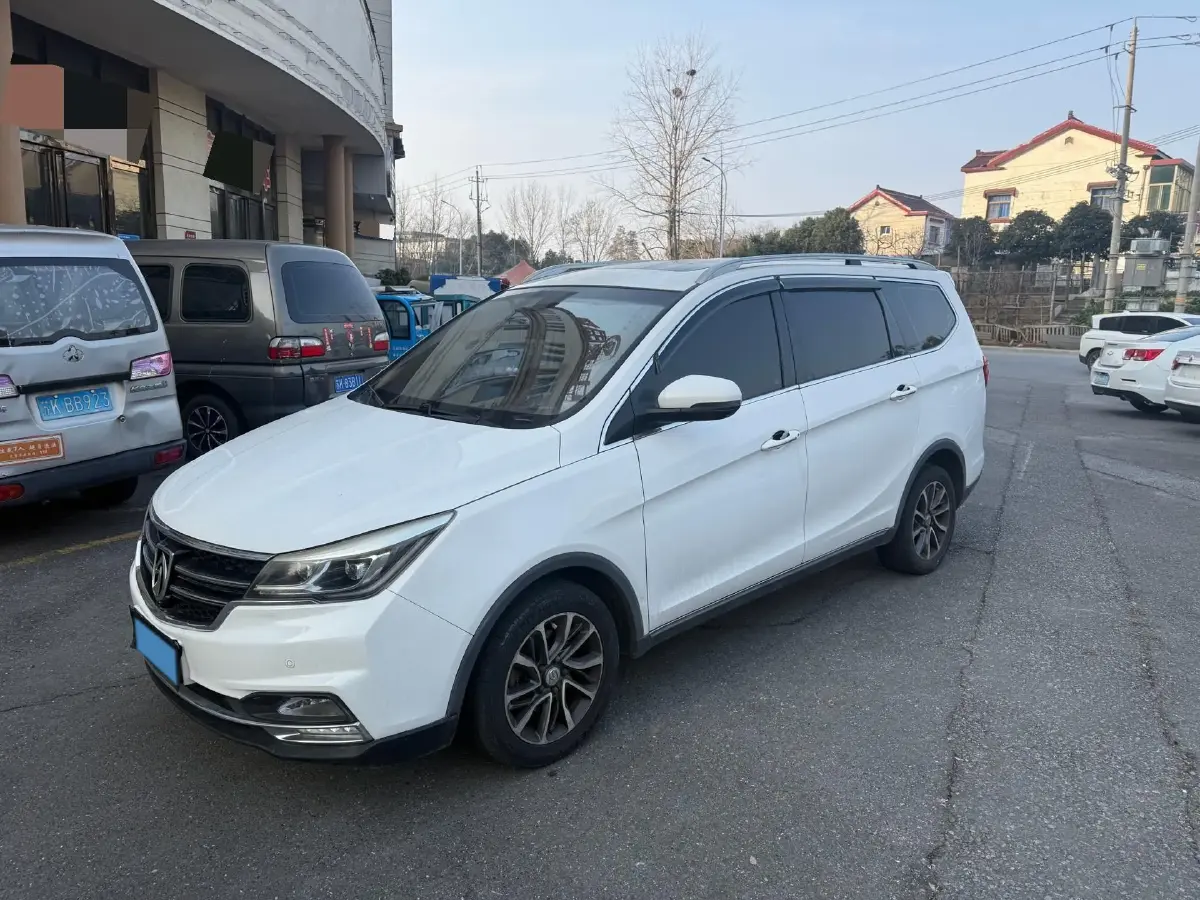 2017 Great Wall Wingle 5 2.0T 143HP L4 6MT