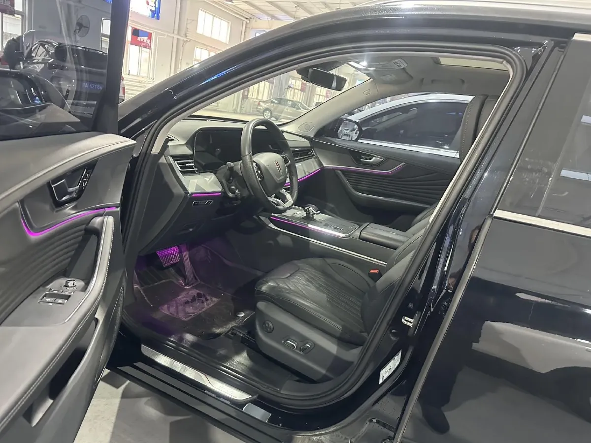 2023 HongQi HS5 2.0T 252HP L4 8AT,autocango,china used car exporter,china ev exporter,chinese used car exporter,chinese used ev exporter