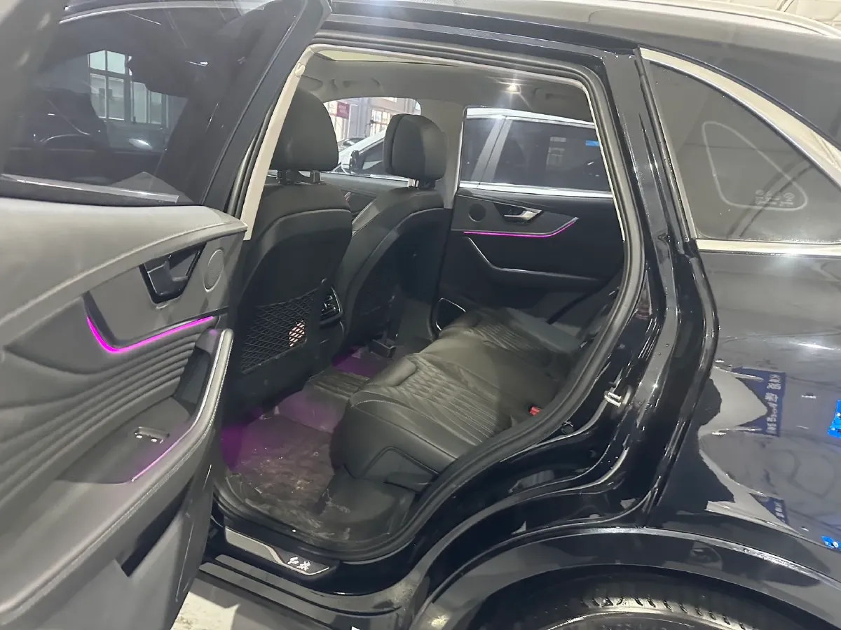 2023 HongQi HS5 2.0T 252HP L4 8AT,autocango,china used car exporter,china ev exporter,chinese used car exporter,chinese used ev exporter