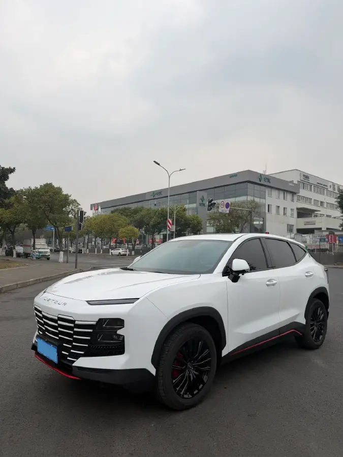 2024 Jetour DASHING 1.5T 156HP L4 6DCT