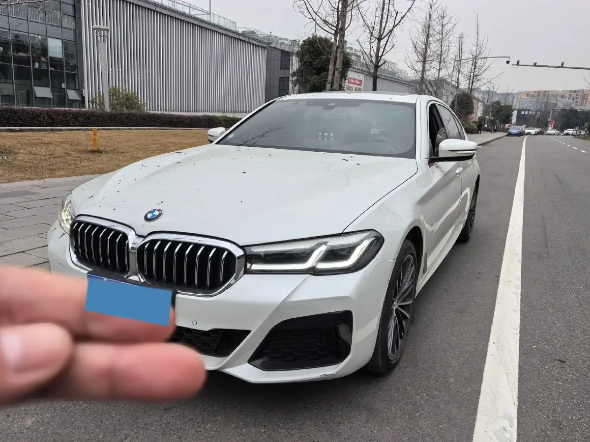 2023 BMW 5 Series 2.0T 245HP L4 8AT