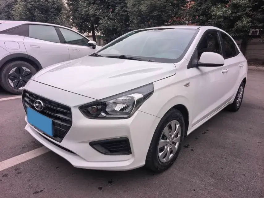 2017 Hyundai Reina 1.4L 95HP L4 5MT