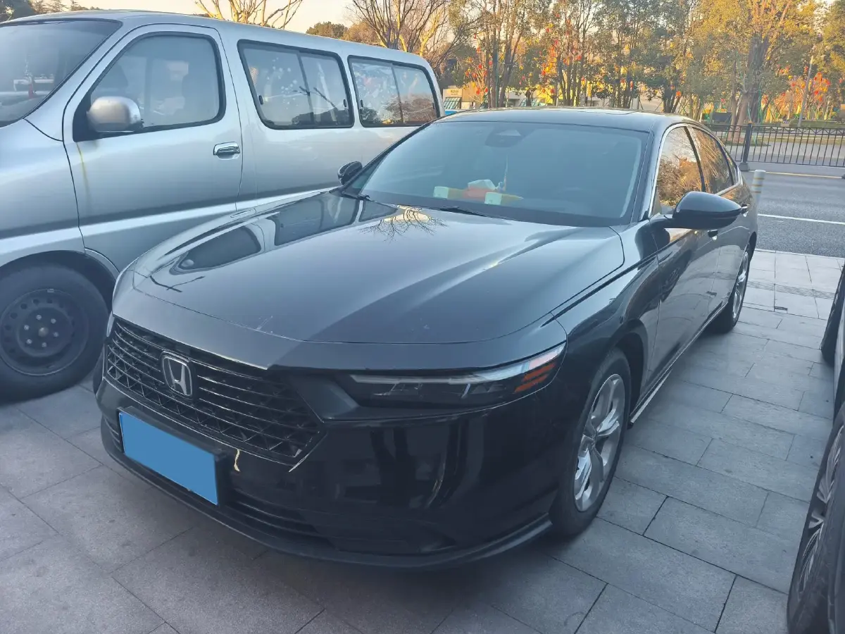 2025 Honda Accord 1.5T 192HP L4 CVT