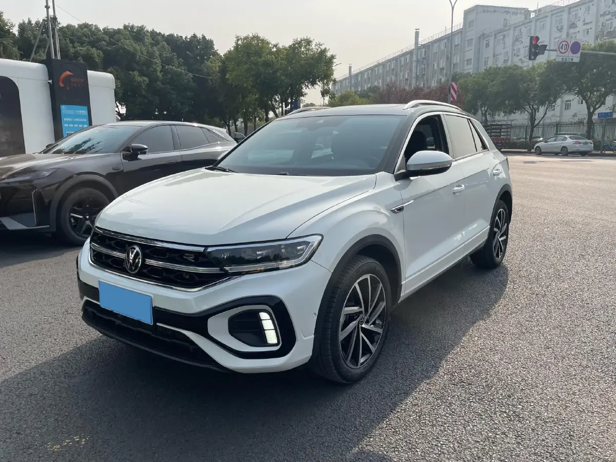 2023 Volkswagen T-Roc 1.5T 160HP L4 7DCT