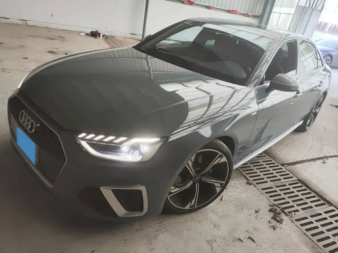 2022 Audi A4L 2.0T 190HP L4 7DCT