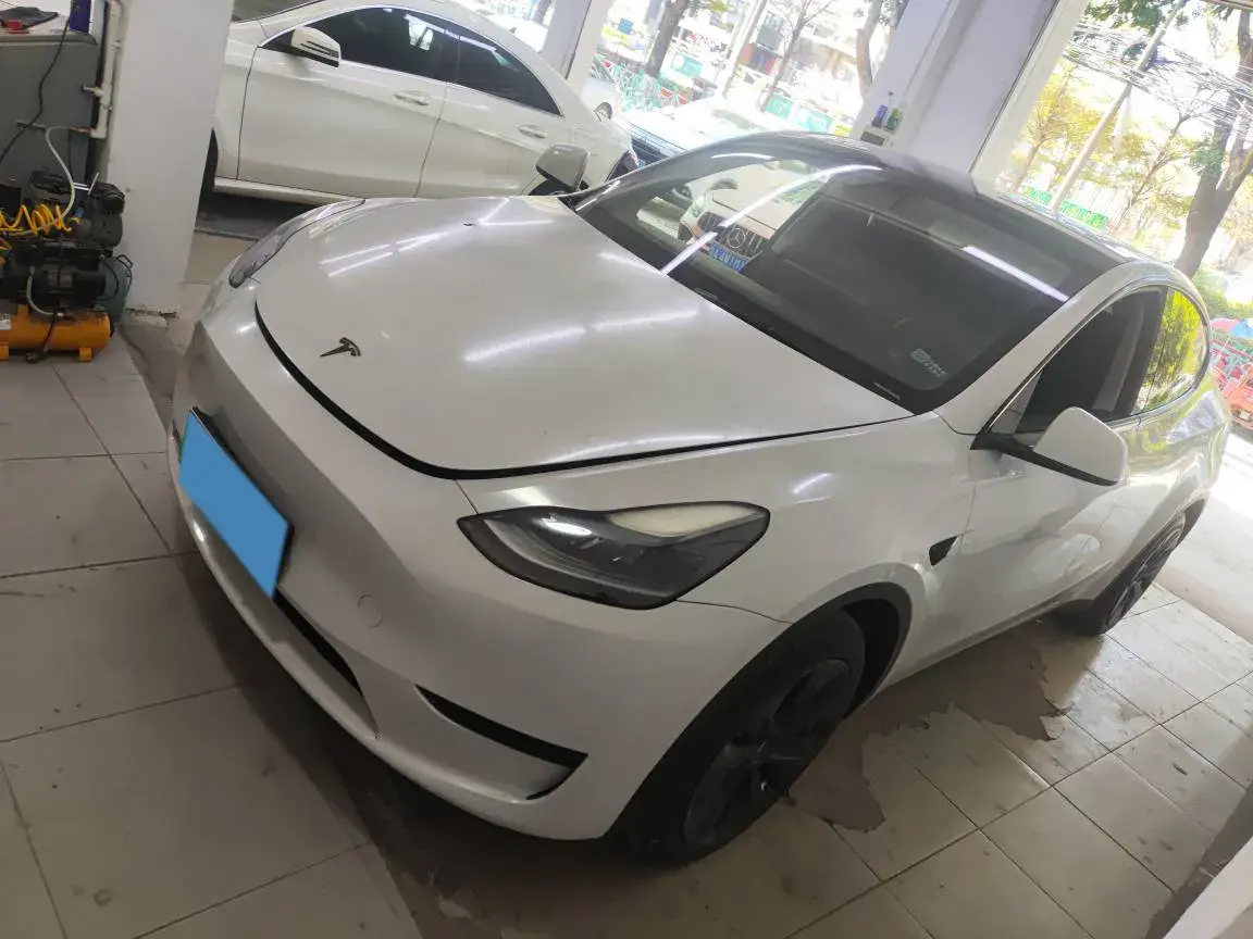 2022 Tesla Model Y BEV 60KWH