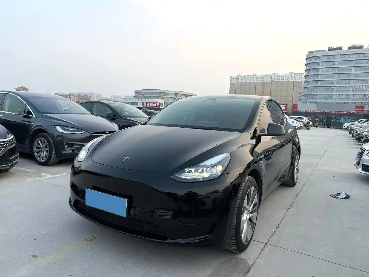 2022 Tesla Model Y BEV 60KWH