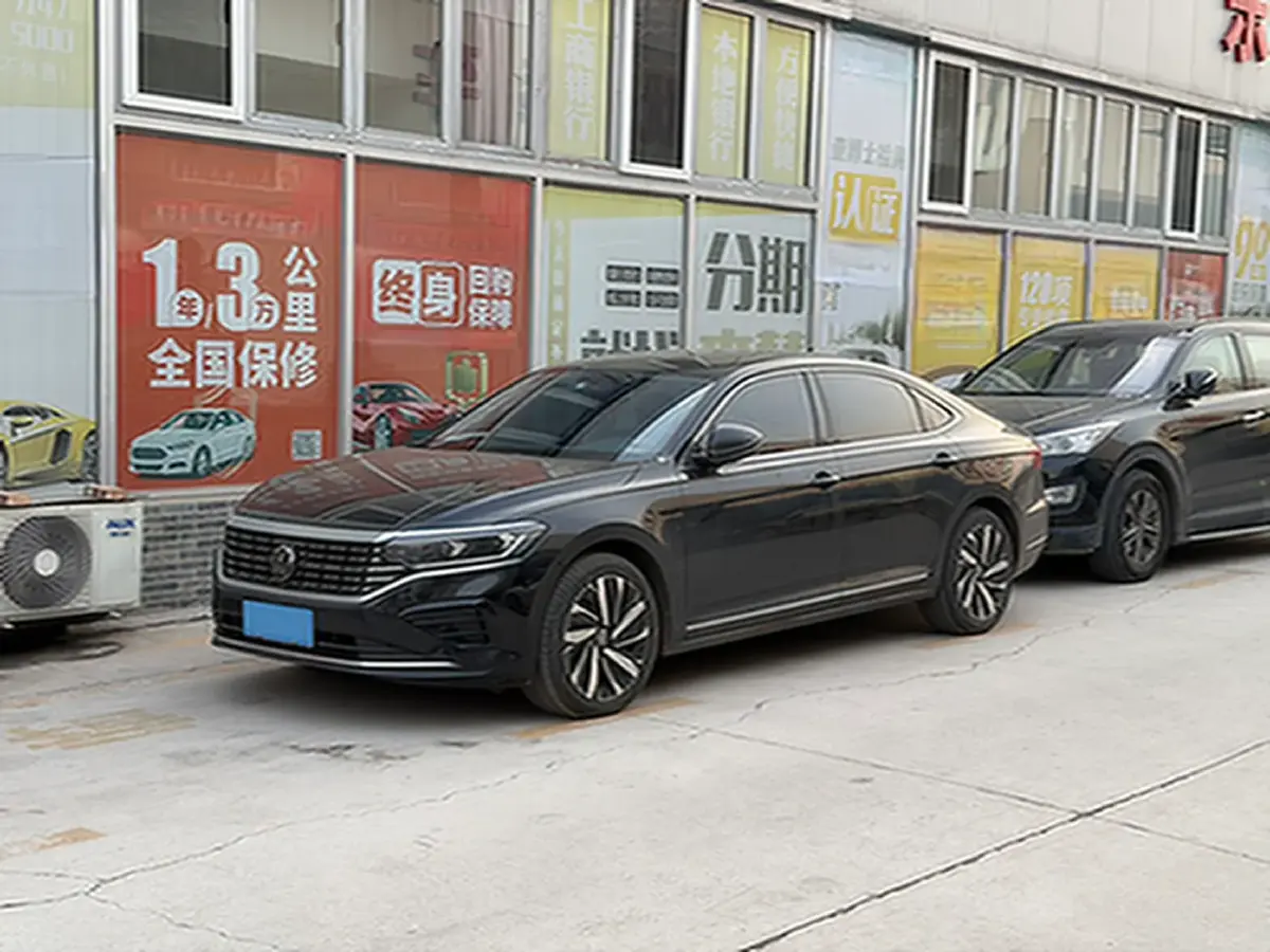 2023 Volkswagen Passat 2.0T 186HP L4 7DCT