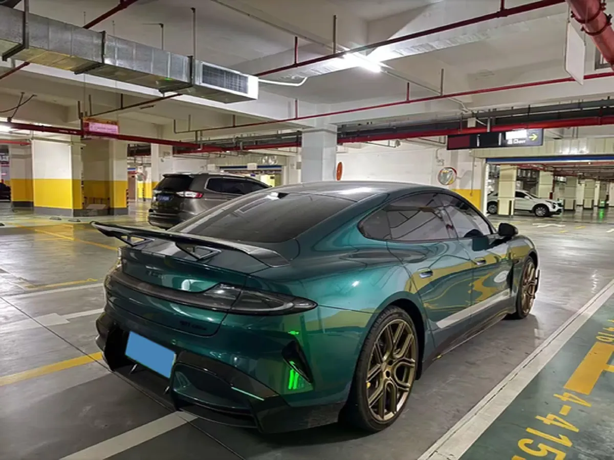 2025 MI SU7 Ultra BEV 93.7KWH,autocango,china used car exporter,china ev exporter,chinese used car exporter,chinese used ev exporter